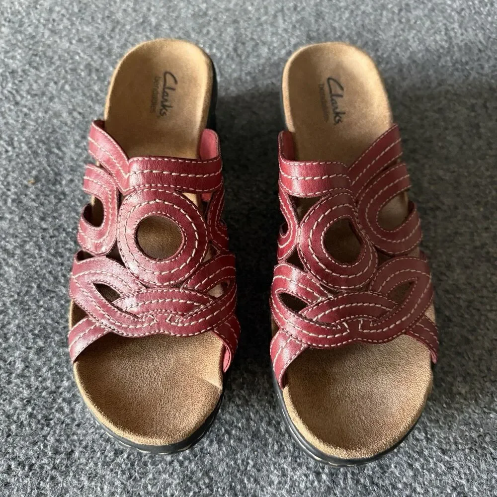 Clarks Bendables Red Leather Cutout Scroll Slide Sandals Women Size 9.5 M